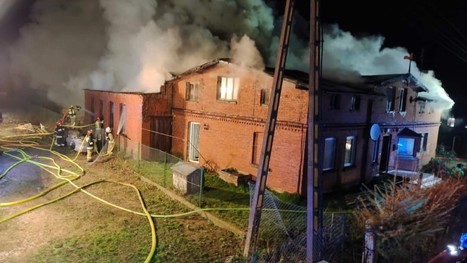 Zdjęcie płonącego domu