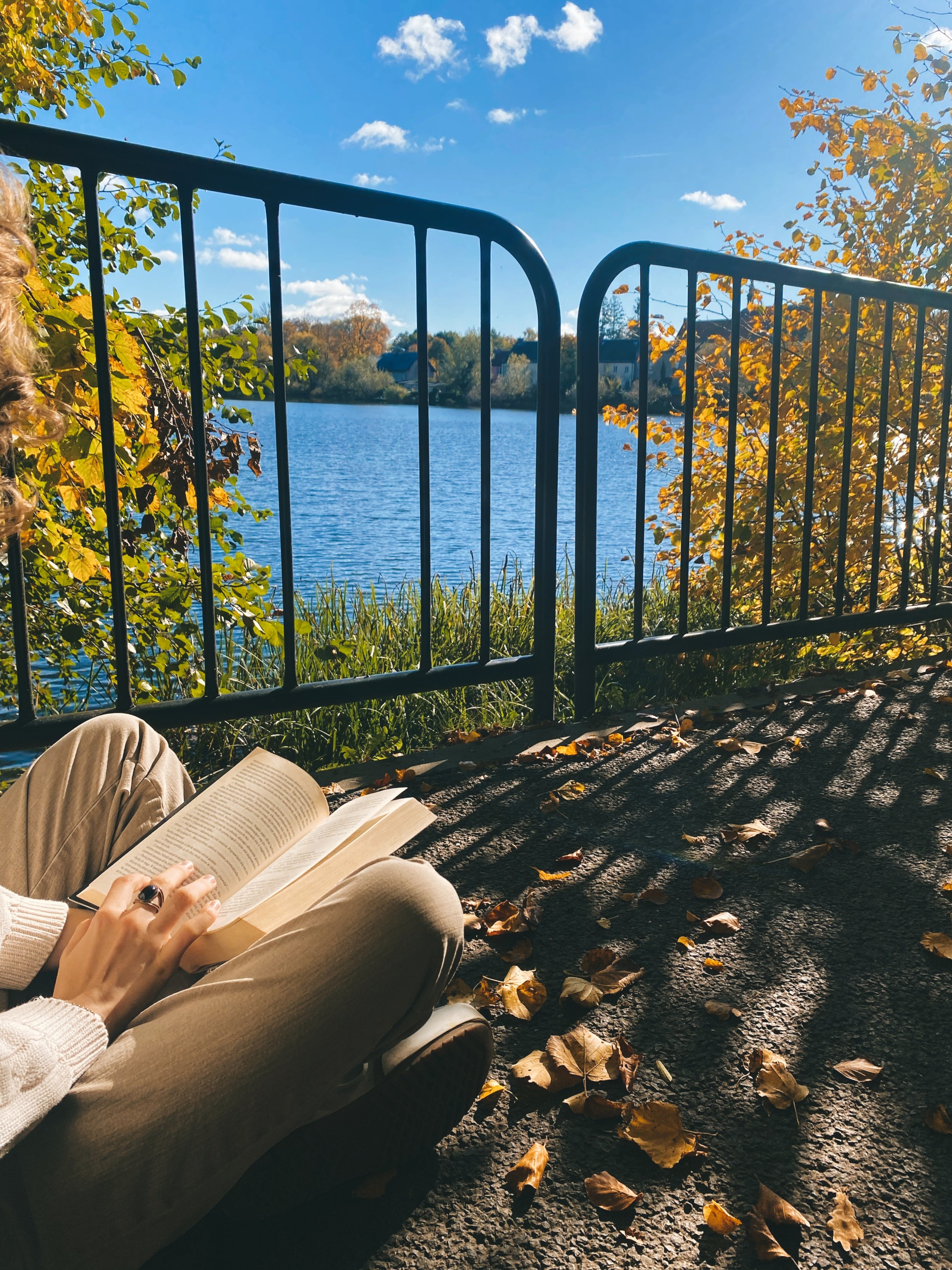 Cisza książki, szept jesieni Agata Jakusz 5TR Cisza książki, szept jesieni Agata Jakusz 5TR