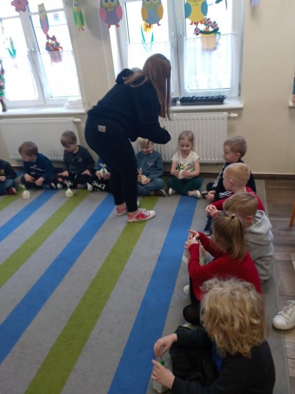 Wolontariusze z Klubu Wolontariatu " Iskierka Nadziei"