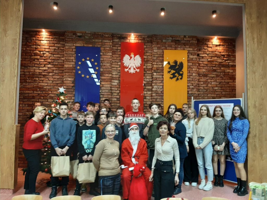 OBCHODY MIĘDZYNARODOWEGO DNIA WOLONTARIUSZA oraz  „Mikołajki”  dla wychowanków Zespołu Placówek Specjalnych w Kartuzach