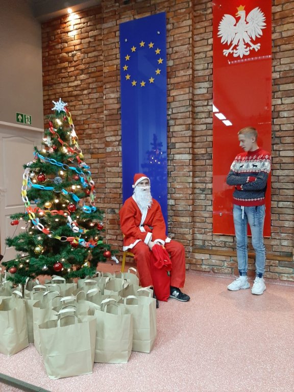 OBCHODY MIĘDZYNARODOWEGO DNIA WOLONTARIUSZA oraz  „Mikołajki”  dla wychowanków Zespołu Placówek Specjalnych w Kartuzach