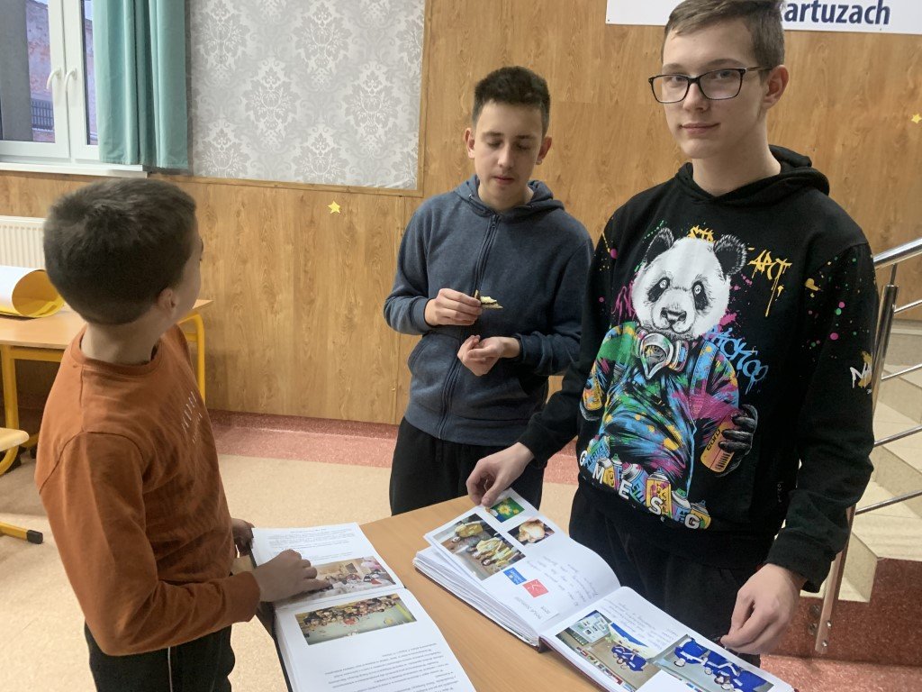 OBCHODY MIĘDZYNARODOWEGO DNIA WOLONTARIUSZA oraz  „Mikołajki”  dla wychowanków Zespołu Placówek Specjalnych w Kartuzach