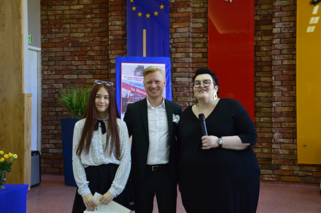 VIII Powiatowy Konkurs Recytatorski Prozy i Poezji Anglojęzycznej