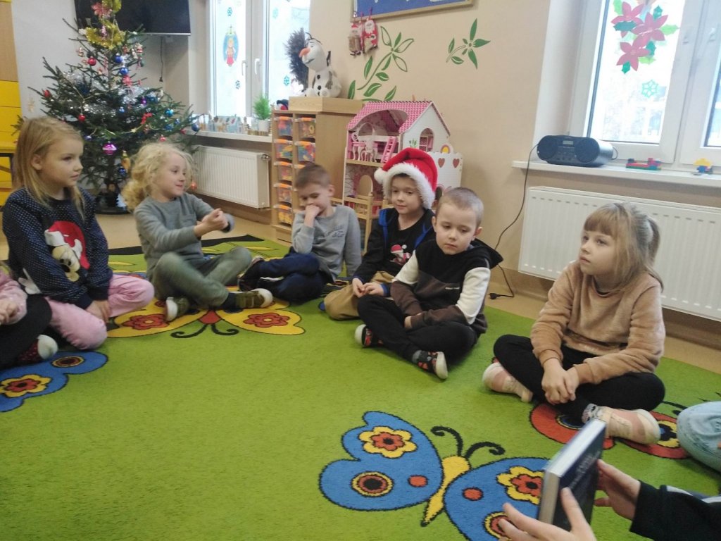 Wolontariusze z wizytą u przedszkolaków