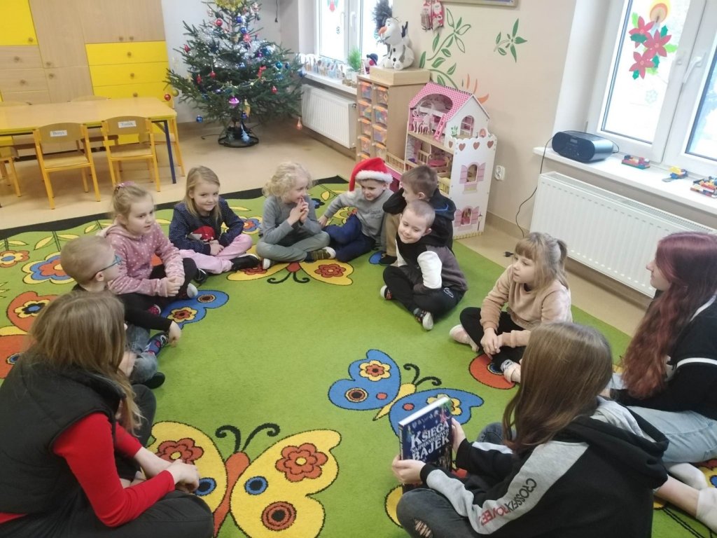 Wolontariusze z wizytą u przedszkolaków