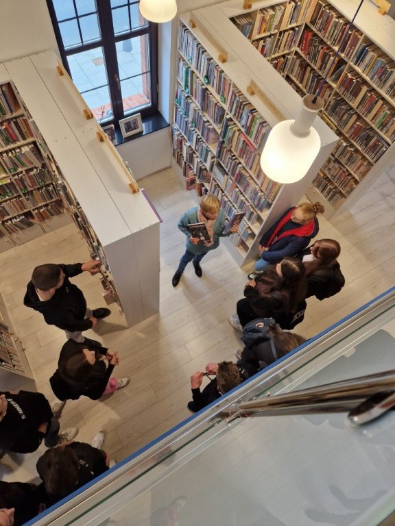 Wycieczka do biblioteki publicznej