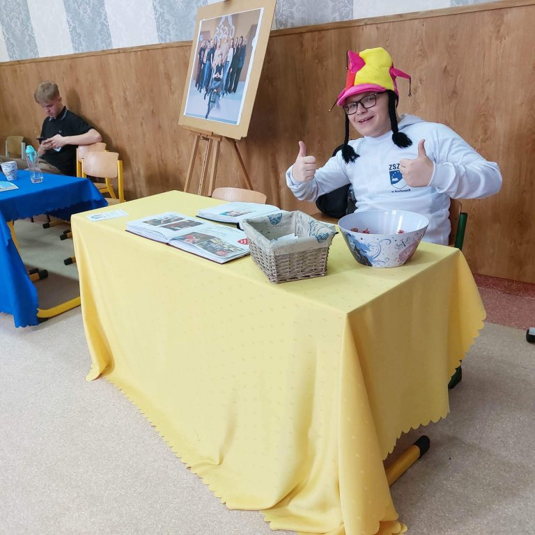 STOISKO KLUBU WOLONTARIATU PODCZAS DNI OTWARTYCH