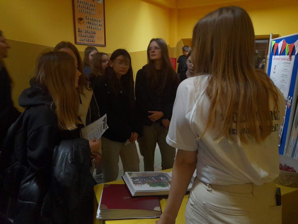 STOISKO KLUBU WOLONTARIATU PODCZAS DNI OTWARTYCH