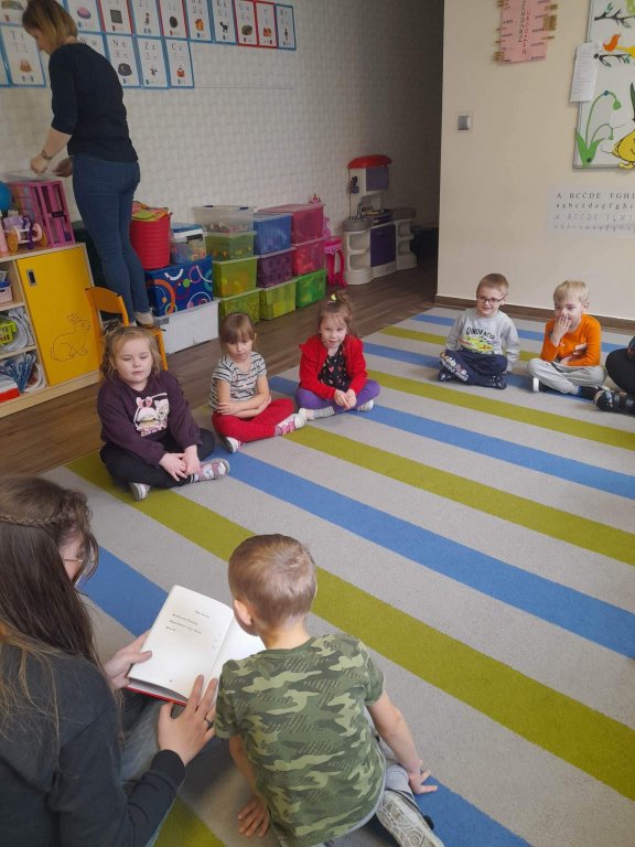 Przeprowadzenie akcji samopomocy na rzecz przedszkolaków  z przedszkola Sióstr Miłosierdzia Świętego Wincentego A. Paulo z Domu Dziecka w Kartuzach